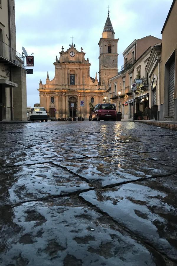 Sopra La Piazza Villa Agira Екстериор снимка